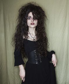 Bellatrix Halloween, Black Hair Halloween Costumes, Black Dress Halloween Costume, Theme Nights, Movie Character Costumes, Pretty Halloween, Bellatrix Lestrange, Halloween Costume Outfits