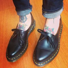 Dr. Martens Siano Shoe in smooth black leather. Kinds Of Shoes, Shoe Obsession, Shoe Lover, Sock Shoes