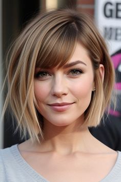 Long Pixie With Bangs, Bob Cut For Round Face, Short Hairstyles For Long Faces, Hairstyles For Long Faces, Short Hairstyles For Round Faces, Faces Women, Edgy Short Haircuts, Lob Hairstyle, Round Face Haircuts