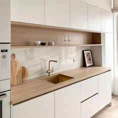 kitchen cabinets makeover colors ideas Cabinets Makeover, Kitchen Interior Design Decor, Balcony Ideas Apartment, Kitchen Design Decor, House Design Kitchen, Kitchen Inspiration Design