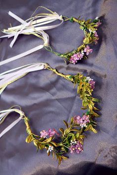 Diy Ren Fest Costumes, Head Wreaths Floral, Ren Faire Accessories Diy, Fairy Headpiece Diy, Diy Floral Headpiece, Wire Bunny, Wreath Ideas Diy, Flower Headband Diy, Floral Head Wreath