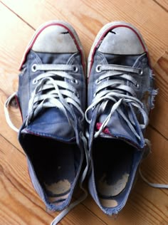 Old Shoes, Sneakers Fashion, Converse, Sneakers, How To Wear, Clothes