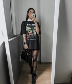 Cute Hhn Outfits, Oversized Tshirt With Tights Outfit, Doc Martens Outfit Alt, Evanescence Concert Outfit, Baggy Band Tee Outfit, Pierce The Veil Outfits Concert, Gothic Summer Outfits Grunge, Hairdresser Outfit Work Black, Tattooed Outfits