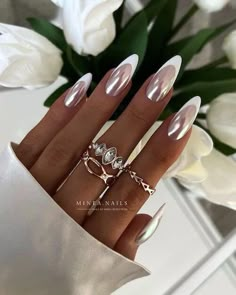 White Cat Eye Nails, Unghie Sfumate, Chrome Nails Designs, Eye Nails, Colorful Nails, French Acrylic Nails, Metallic Nails, Neutral Nails, Hot Nails