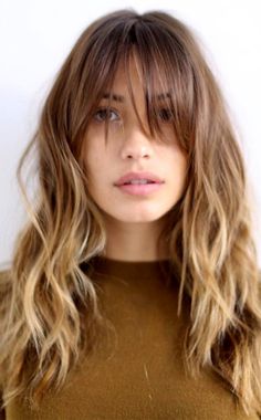 Trendy We Fryzurach, Bangs Wavy Hair, Look 80s, Long Face Haircuts, Bangs With Medium Hair, Natural Wavy Hair, Fringe Hairstyles, Curly Hair With Bangs, Long Hair With Bangs