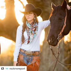 Cowgirl Style Outfits Rodeo, Western Chic Fashion, Cowgirl Photoshoot, Cowgirl Style Outfits, Western Photography, Farm Clothes