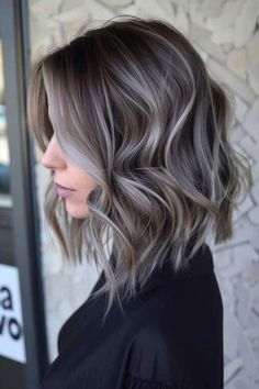 Brown Hair Over 50, Pelo Color Ceniza, Hair With Silver Highlights, Ashy Blonde Balayage, Pretty Brown Hair, Gray Highlights