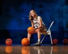 Basketball Photography Poses, Basketball Picture Ideas, Senior Basketball Photography, Basketball Photoshoot, Basketball Poses, Basketball Team Pictures, Rugby Pictures, Sports Poses, Basketball Pictures Poses