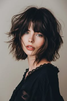 Heart Shaped Face Hairstyles, Brown Hair Inspiration, Perfect Bangs, Short Haircuts With Bangs, Asymmetrical Bangs, Bangs Hairstyle, Edgy Girls, Bob Haircut Curly, Chic Short Hair