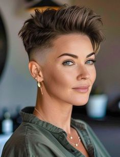 Short Hair Women Undercut, Short Hair Undercut Women Shaved Sides, Short Haircut For Wavy Hair, Female Short Haircut, Pixie Fade, Pixie With Long Bangs