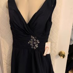 Beautiful Sexy Cocktail Dress Navy Layered Chiffon Knee Length V Neck Line With Soft Cups In The Bodice Starburst Of Sequins-- Very Flattering New With Tags Original Price $88 Ka 12/22 Chiffon Cocktail Dress, Dress 12, Soft Cup, Couture Dresses, Bodice, Knee Length, Cocktail Dress, Size 12, Chiffon