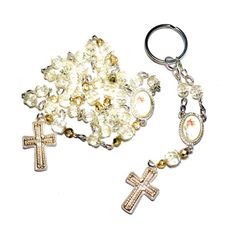 25 Hail Mary rosary made with glass crystals. Order this beautiful rosary on time of the pope's Anniversary Rosary Keychain, Beautiful Rosary, Personalized Rosary, Cross Keychain, Rosary Beads Catholic, Catholic Necklace, Safety Pin Brooch, The Pope, First Communion Gifts