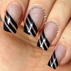 Fancy Nails Designs Classy Sparkle, Sparkle Nails With Design, Sparkle Nail Designs, Negative Space Nail Art, Silver Nail Art, Nagellack Trends, Art Deco Nails, Manicure Nail Designs, Finger Nail Art