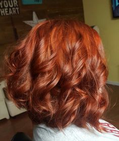 Shoulder Length Curly Red Hair, Natural Red Hair Shoulder Length, Mid Length Curly Red Hair, Copper Red Hair Color Short Wavy Bobs, Copper Red Hair Short Bob, Hair Color Dark