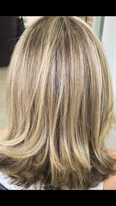 Mid Length Straight Hair, Haircuts For Medium Length Hair, Layered Haircuts For Medium Hair, Bob Hairstyles For Fine Hair, Shoulder Length Hair Cuts, Hair Affair, Haircuts For Medium Hair, Hair Stylist Life, Medium Hair Cuts