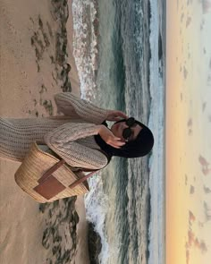 Photo In Beach Ideas Hijab, Hijab Beach Outfit, Beach Outfit Hijab, Beach Dress Photoshoot, Bali Fits, Summer Fashion Outfits Beach, Karimun Jawa, Beach Holiday Outfits