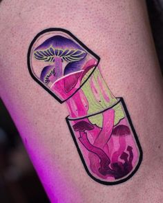 Tripping Tattoo, Magic Mushroom Tattoo, Lava Lamp Tattoo, Mushroom Tattoo Ideas, Tattoo Real, 90s Tattoos, Lamp Tattoo, Hyper Realistic Tattoo