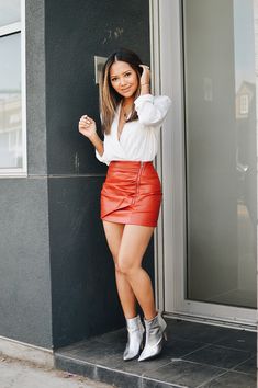 Red Leather Skirt Outfit Street Style, Leather Red Skirt Outfit, Red Faux Leather Skirt Outfit, Red Skirt Outfit Summer, Short Red Skirt Outfit, Red Leather Skirt Outfit, Red Mini Skirt Outfit, Red Skirt Outfits, Red Leather Skirt