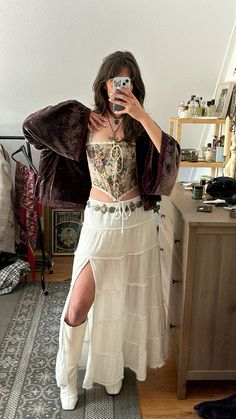 Whimsigoth summer outfit ideas Hippie Music Festival Outfit, Whimsy Outfit Ideas, Summer Fairy Outfits, Aurora Outfit Ideas, Libra Midheaven, Concert Festival Outfit, Fairy Aesthetic Clothes, Whimsigoth Summer, Paris Paloma