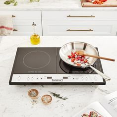 This Cuisinart Induction Cooktop features two burners with induction technology for fastest heat-up, while using up to 70% less energy than conventional cooktops. Perfect for entertaining or anytime you need extra burners! Induction Cooktop Kitchen, Induction Cooking, Cooktops, Hot Plate, Induction Cooktop, Small Kitchen Appliances, Juicer, On Off, Holiday Recipes