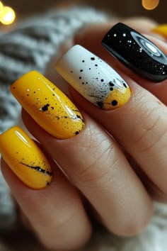 Sassy Nails, Stylish Nails Designs, Black Nail, Hot Nails, Yellow Nails, Nail Designs Spring