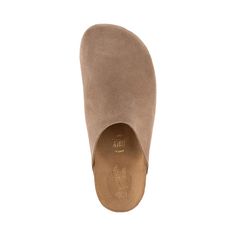 These Italian-made luxe leather slippers feature a molded footbed and closed toe design for maximum comfort. Available in Black Tumbled Leather, Lavender Suede, Taupe Suede, and Taupe V-Shearling. Heel Height: 1.25” Platform: 1.25” Material: Black, Lavender, and Taupe are Leather Taupe V-Shearling is Synthetic Fit: Tru New Routine, Clogs Outfit, Clogs And Mules, Seychelles Shoes, Suede Clogs, Elegant Beauty, Suede Mules, Leather Slippers, Slide In