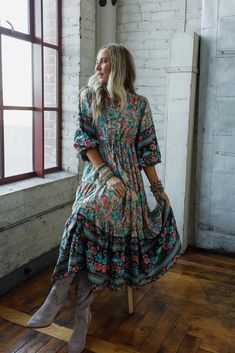 Wandering Soul Printed Midi Dress - Sage | Three Bird Nest Advanced Style Boho, Cowgirl Clothes, Boho Mom, Three Bird Nest, Bohemian Dresses, Boho Outfit, Tiered Maxi Skirt, 80 Dress, Chic Clothes