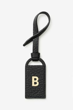 30 Last-Minute Gifts That Are Under $10 #refinery29  http://www.refinery29.com/under-10-dollar-last-minute-gifts#slide-22  Send your loved ones home with personalized luggage tags to make their journey feel extra-special.... Santa Ideas, Bags Cheap, Last Minute Christmas Gifts, Leather Tag