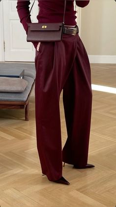 Burgundy Pants Outfit, Burgundy Pants, Burgundy Outfit, Casual Chic Outfit, Red Outfit, Work Looks, Elegant Outfit, Cherry Red