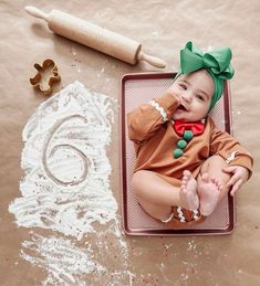 One Month Baby Christmas Pictures, Gingerbread Pictures Baby, Christmas Baby Girl Photoshooting, 8 Month Old Christmas Pictures, Ginger Bread Baby Photo, Baby December Photoshoot, Gingerbread Man Photoshoot, Baby Gingerbread Cookie