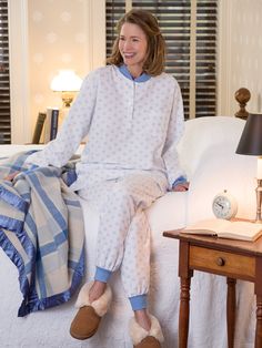 Our flannel ski pajamas owe their superior warmth and comfort to the premium Portuguese flannel woven just for us in Portugal. Everything from the tightly stitched seams to the cozy feel of these flannel PJs speaks to the level of expertise that goes into every pair. The top, with a rib-knit collar and cuffs to seal out the cold, features a button-front placket, chest pocket, and side-slit hem. The elastic-waist bottoms have rib-knit cuffs and an adjustable drawstring. Available in yarn-dyed pla Plaid Pjs, Pajamas Aesthetic, Womens Flannel Pajamas, Womens Flannel, Flannel Pjs, Womens Sleepwear, Pajama Outfit, Sleepwear For Women, Vermont Country Store