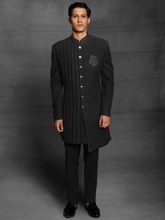 Indian Groom Wear Wedding Sherwani, Sherwani Black, Indian Wedding Sherwani, Sherwani For Wedding, Sherwani Wedding, Indo Western For Men, Indowestern Sherwani, Indian Groom Dress, Mens Wedding Suits