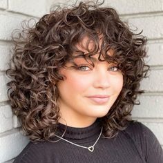 Poolside Hairstyles, Medium Curly, Balayage Blonde, Medium Curly Hair Styles, Haircuts For Curly Hair, Curly Girl Hairstyles, Penteado Cabelo Curto