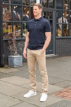 Chinos Men Outfit, Polo Outfit Men, Polo Shirt Outfit Men, Mens Business Casual, Polo Shirt Outfits, Mens Smart Casual Outfits, Outfit Hombre, Polo Outfit