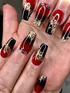 Red Fancy Nails, Red Nail Art Elegant, Red And Black Nail Designs, Red And Black Nail, Most Beautiful Nails, Unghie Sfumate, Gold Nail Designs, Gold Nail