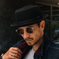 * Strong wool holds up to bad weather
 * Ideal for autumn/winter
 * Made in Italy Hats For Men Trendy, Fedora Hat Men Outfits, Pork Pie Hats Men, Hat Men Outfit, Mens Hats Vintage, Classy Hats, Black Fedora Hat, Pork Pie Hat, Fedora Hat Men