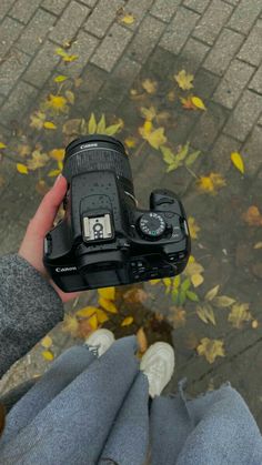 همینقد ژذااااب😇💛:) Photograph Aesthetic Camera, Photographer Camera Aesthetic, Autumn Photography Aesthetic, Camera Canon Aesthetic, Vision Board Camera, Girl With Camera Aesthetic, Girl Photographer Aesthetic, Photographer Girl Aesthetic, Photographer Aesthetic Girl