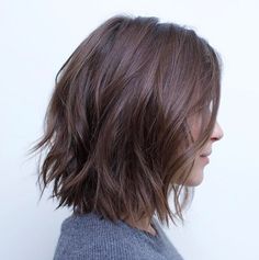 Messy Bob With Jagged Ends Hairstyles Afro, Long Bobs, Medium Bob Hairstyles, Choppy Bob Hairstyles, Lob Haircut, Haircut And Color, Long Hairstyles