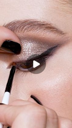 Smokey Eyes Eyeliner, Daytime Smokey Eye Brown, Smokey Eye Makeup Step By Step Beginners, Soft Smokey Eye Tutorial, Diy Smokey Eye Makeup Step By Step, Evening Make Up For Brown Eyes, Eye Makeup Smoky Eyes, Indian Smokey Eye Makeup