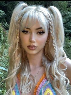 90s pigtail summer hairstyles Rave Hairstyles, Rave Hair, Y2k Hairstyles, Hairdos For Curly Hair, Peinados Fáciles Para Cabello Corto, Hair Stylies, Festival Hair, Hair Stylist Life, Hair Inspo Color