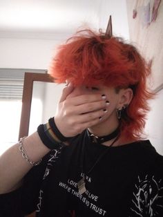 mulletRojo Red Hairstyles, Androgynous Hair, Short Grunge Hair, Mullet Haircut, Hair Inspiration Short, Punk Hair, Aesthetic Red, Hair Stylies, Alternative Hair