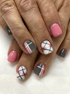 Argyle Striped Pink Grey White Gel Nails Gray And Pink Valentine Nails, Pink Plaid Nail Designs, Grey And Pink Nail Designs, Pink And Grey Nails Designs, Nail Designs Grey, Flannel Nails, Pink Grey Nails, Stripe Nail Art Designs, Nail Polish Blue