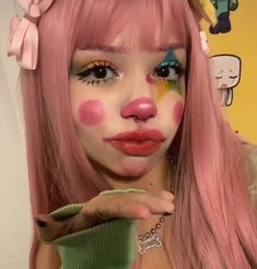 Easy Clown Halloween Costumes, Clown Costume Women Makeup, Clown Makeup Simple Cute, Clown Makeup Without White Face, Clown Makeup No White Base, Simple Cute Clown Makeup, Messy Clown Makeup, Kawaii Clown Makeup