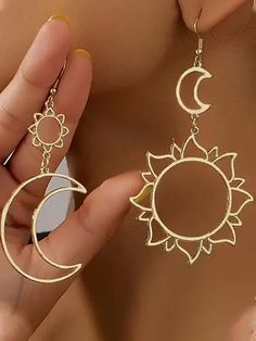 Accesorios para pendientes con borlas de sol y luna de color sólido hueco Gold Moon Earrings, Moon Accessories, Norse Jewelry, Reindeer Headband, Accessories Gold, Accessories Silver, Gold Moon, Earrings Accessories, Silver Accessories