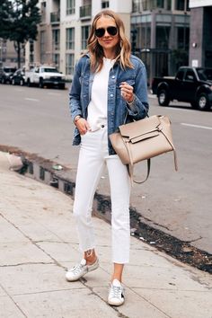 girl standing on a sidewalk in front of a road White Jeans Outfit Summer, White Jeans Fall, Womens White Jeans, Beige Jeans