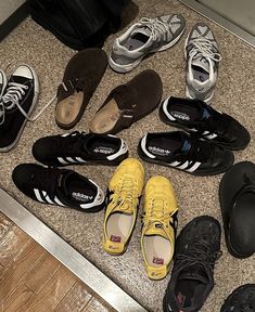 Sneakers Aesthetic, Aesthetic Collection, Closet Tour, Kicks Shoes, Spring Fits, Streetwear Men Outfits