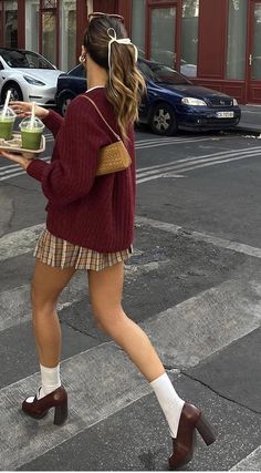 Knited Sweater, Sandal Tali, Stile Blair Waldorf, Dark Academia Outfits, Chique Outfit, Look Adidas, Academia Outfits, Chique Outfits, Autumn Fits