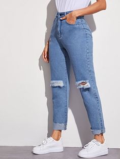 Ripped Jeans Outfits, Carrot Jeans, High Waisted Jeans Outfit, Cute Ripped Jeans, Outfits Con Jeans, Jeans Outfit Women, Jeans Outfits, Trendy Dress Outfits, Spine Tattoo