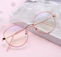 Clear Glasses Frames Women, Glasses Women Fashion Eyeglasses, Pic Wall, Cute Glasses Frames, Fancy Glasses, Glasses For Your Face Shape, Clear Glasses Frames