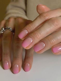 short pink ombre nails Minimal Nails, Makijaż Smokey Eye, Tin Man, Short Nail Designs, Manicure Y Pedicure, Minimalist Nails, Funky Nails, Chic Nails, Manicure E Pedicure